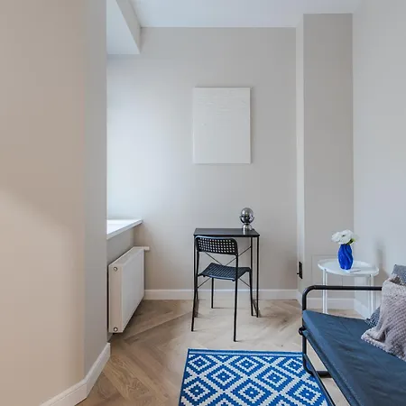 Elegant Center Apartment Riga